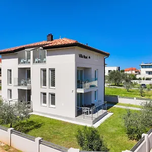 https://apartments-villa-navis.hotelinzadar.com